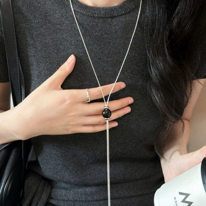 The latest autumn-winter collection features stylish designs that complement a casual style. 18k gold jewelry